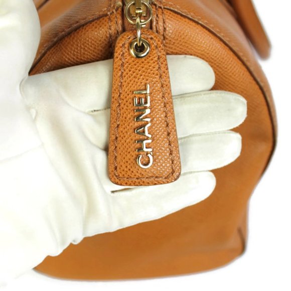 Chanel Tan Caviar Leather Vintage Travel Bag - Picture 4 of 12